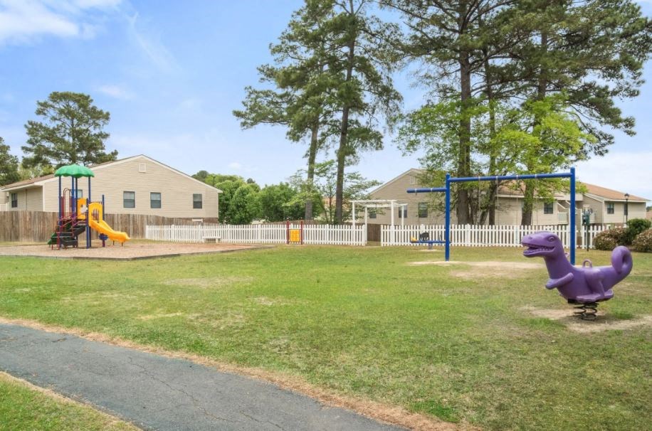 Arbors Apartment Homes, 3901 Northside Dr, Macon, GA RentCafe