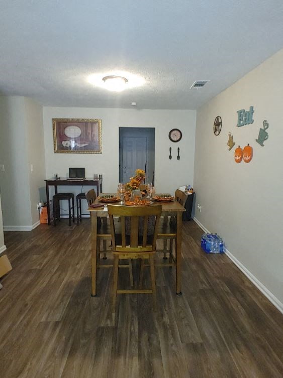 cross creek dining space