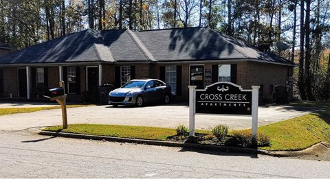 cross creek leasing office
