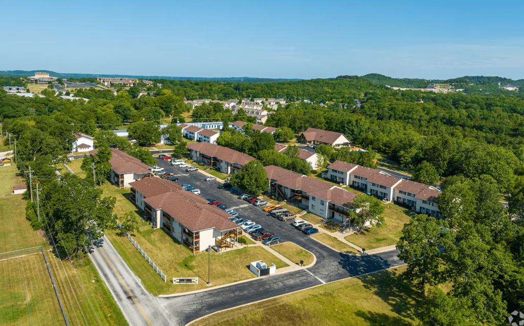 Golden Oaks Apartments, 1600 Bird Rd, Branson, MO - RentCafe