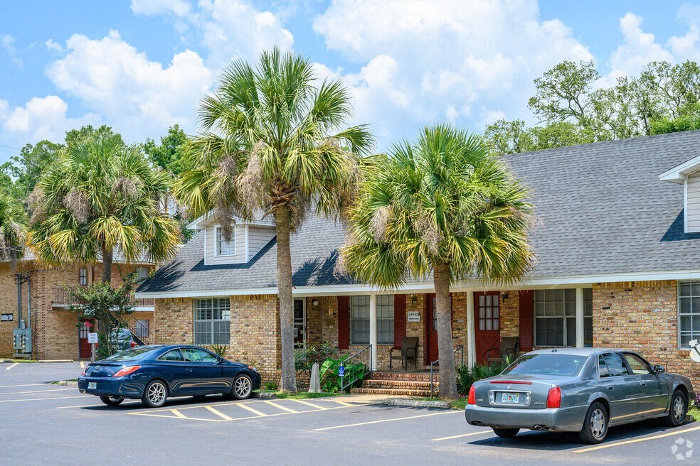the building where the motel is located