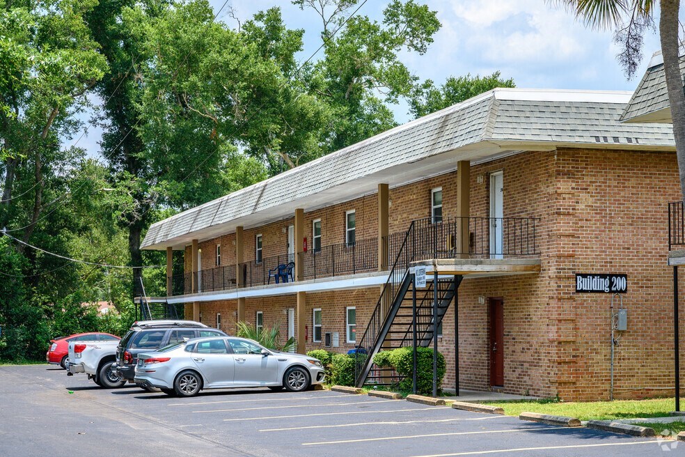 the building in which the motel is located