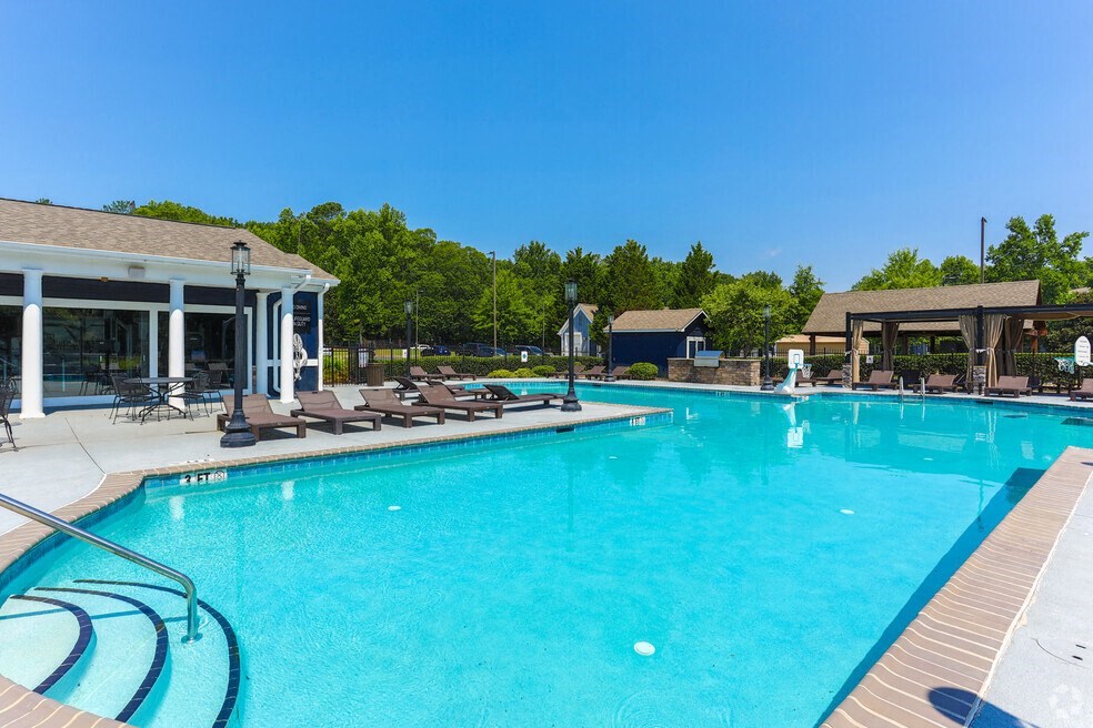 the swimming pool at the resort at governors residence