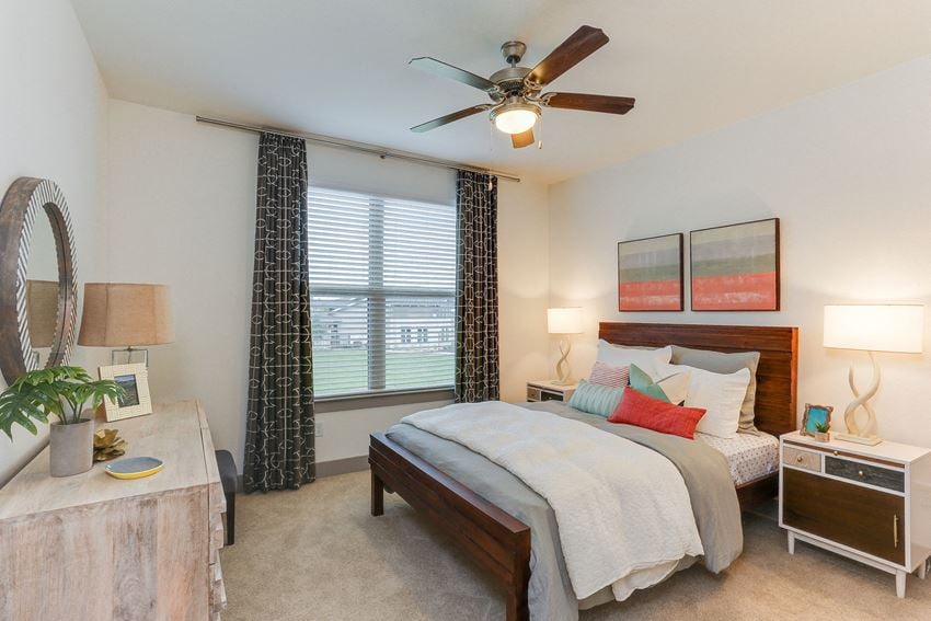 The Bend At Crescent Pointe Apartments, 1550 Crescent Pointe Pkwy ...