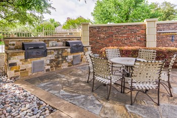 BBQ area by pool - Photo Gallery 6