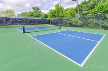 Well-lit tennis & pickleball courts