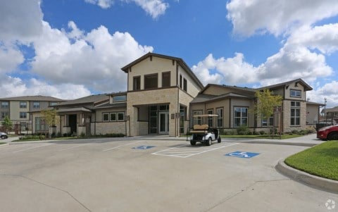 The Curve at Crescent Pointe  Apartments in College Station, TX