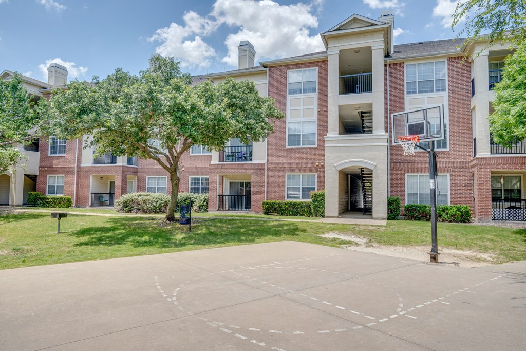 our apartments at the district feature a spacious courtyard and amenities