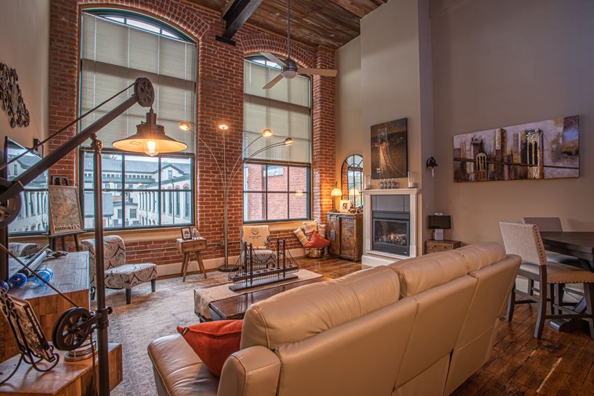 apartment for rent, Coventry, Warwick, West Warwick, Providence, 1 bedroom, 2 bedroom, 3 bedroom, luxury apartment, pet friendly, oversized windows, open floorplan, fireplace