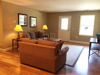 Seating Area - Photo Gallery 4