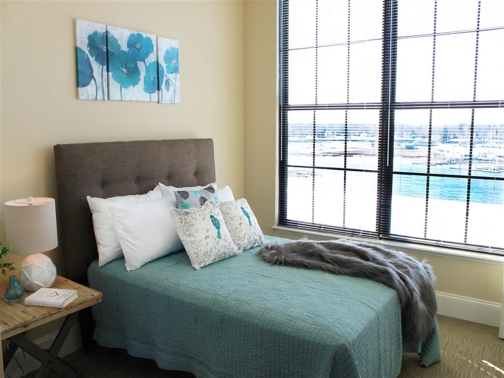 apartment for rent, Warren, Providence, Boston, 1 bedroom, 2 bedroom, 3 bedroom, luxury apartment, water view apartment, oversized windows