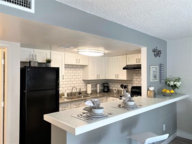 5145 N 7Th Street Studio-3 Beds Apartment for Rent - Photo Gallery 10