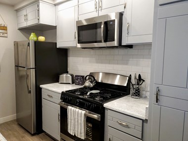 1609 W Glendale Avenue 2-3 Beds Apartment for Rent - Photo Gallery 7