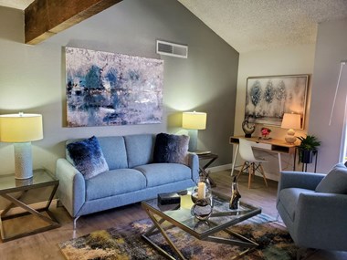 1609 W Glendale Avenue 2-3 Beds Apartment for Rent - Photo Gallery 4