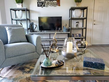 1609 W Glendale Avenue 2-3 Beds Apartment for Rent - Photo Gallery 2