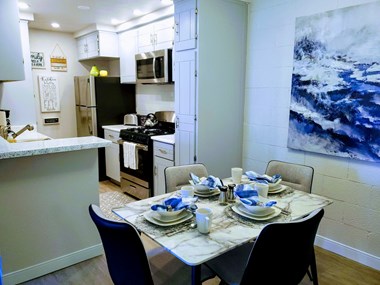 1609 W Glendale Avenue 2-3 Beds Apartment for Rent - Photo Gallery 6