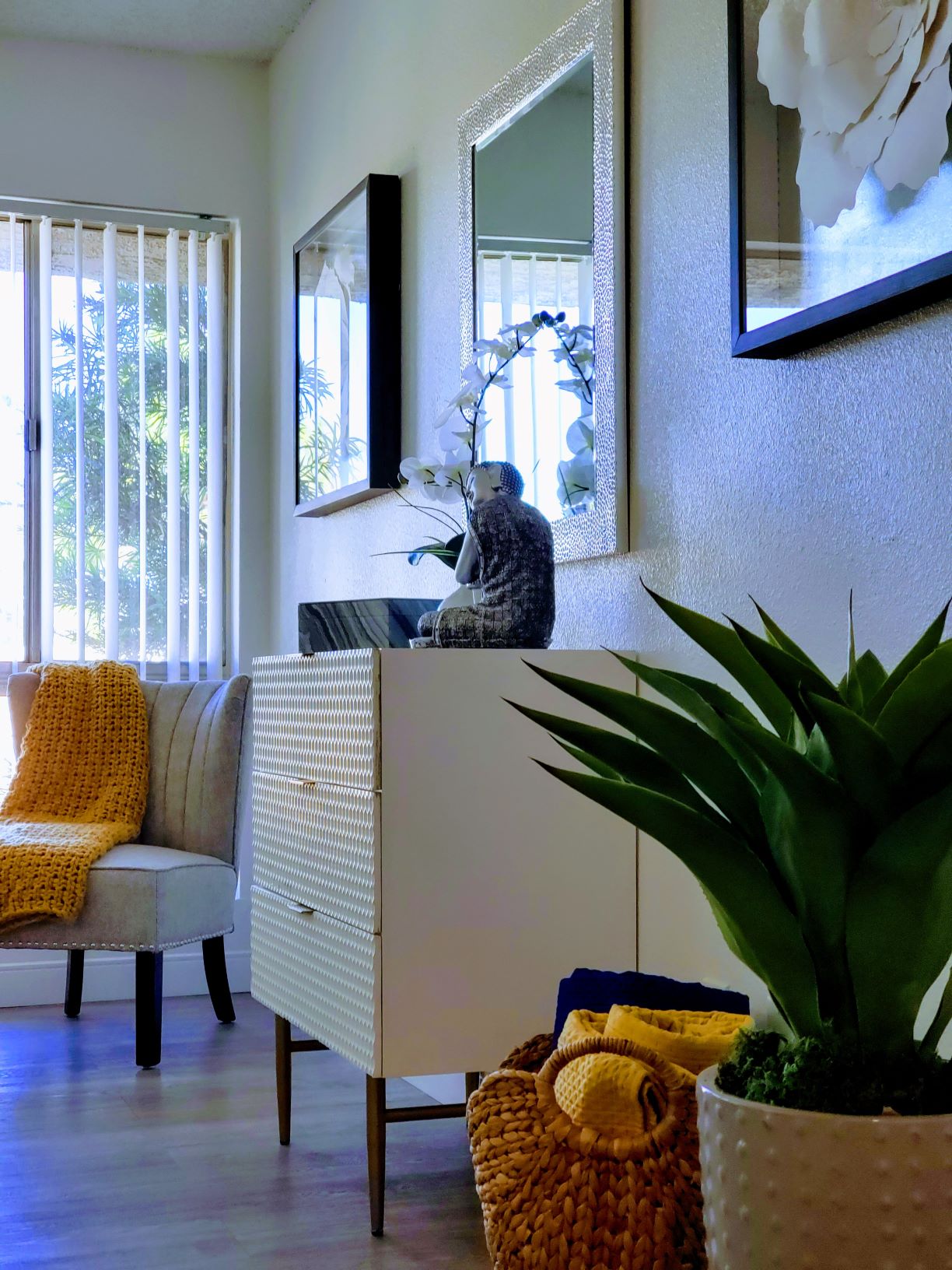 1609 W Glendale Avenue 2-3 Beds Apartment for Rent - Photo Gallery 1