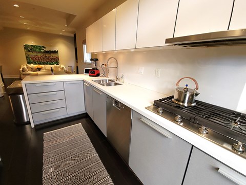 1405 Walnut Street 2 Beds Apartment for Rent