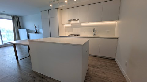 1503-652 Whiting Way 1 Apartment for Rent