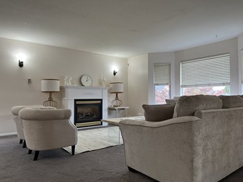 9335 152A Street 4 Beds House for Rent - Photo Gallery 2