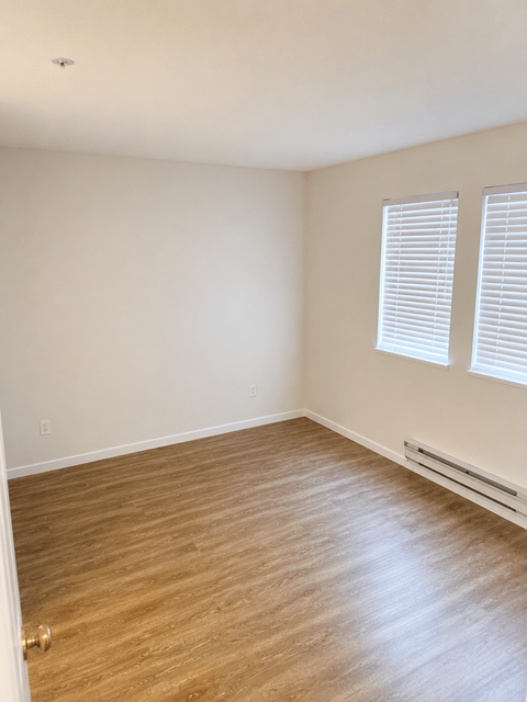 115-1190 Eastwood Street 2 Beds Apartment for Rent