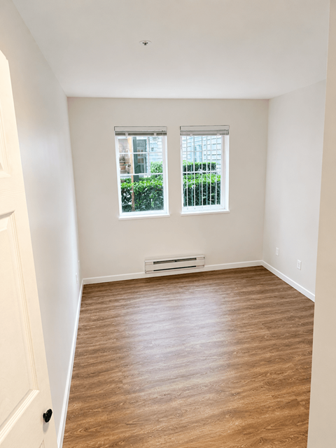 115-1190 Eastwood Street 2 Beds Apartment for Rent