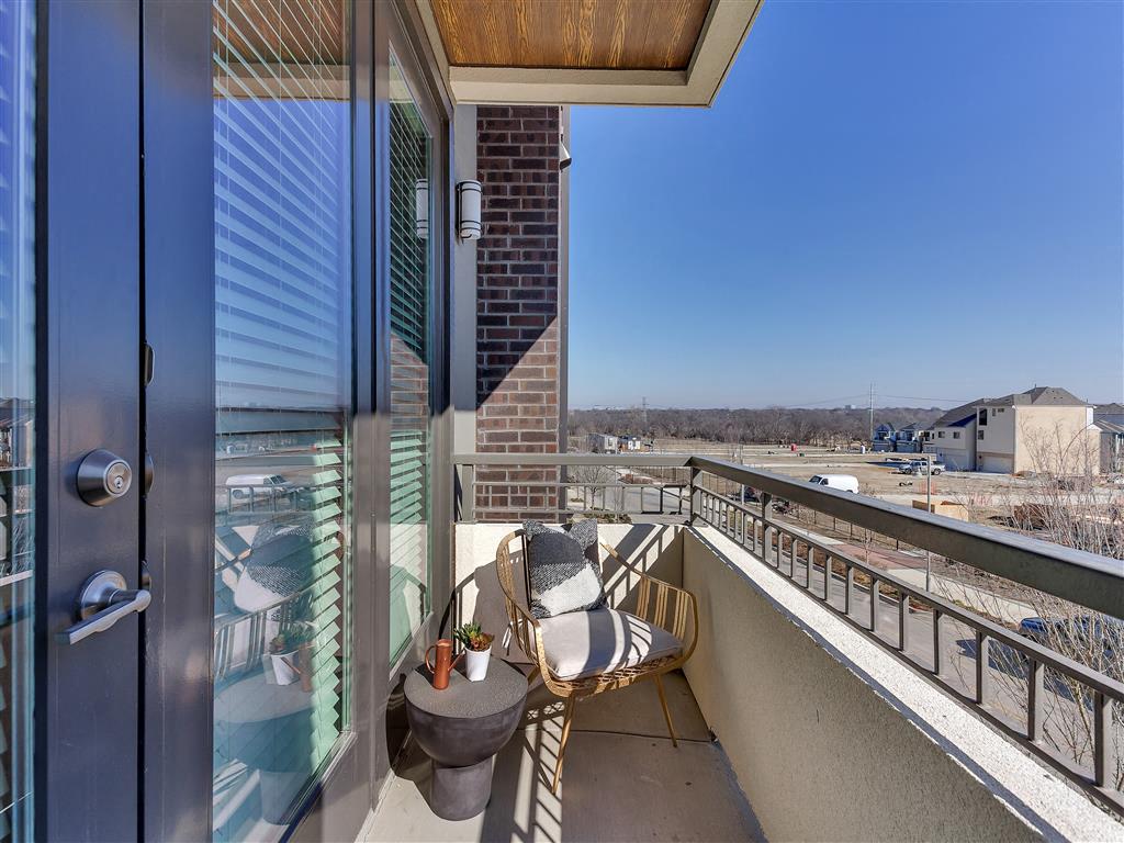 The Nash Apartments, 8213 Meadow Rd, Dallas, TX - RENTCafé