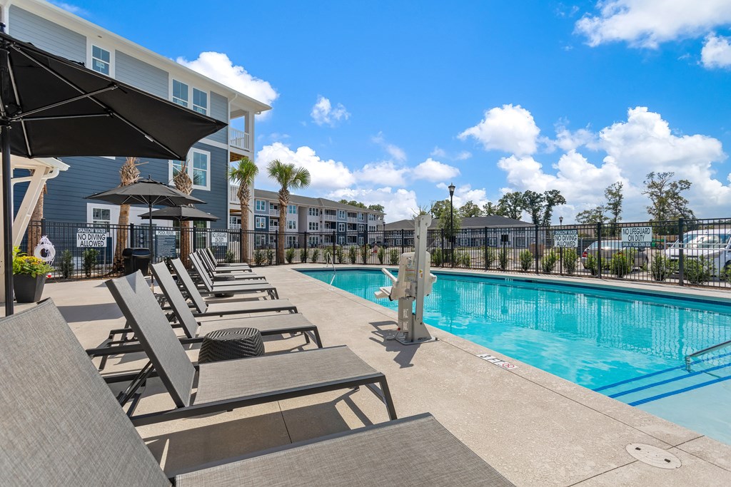 the pool at the preserve at polo apartments fl