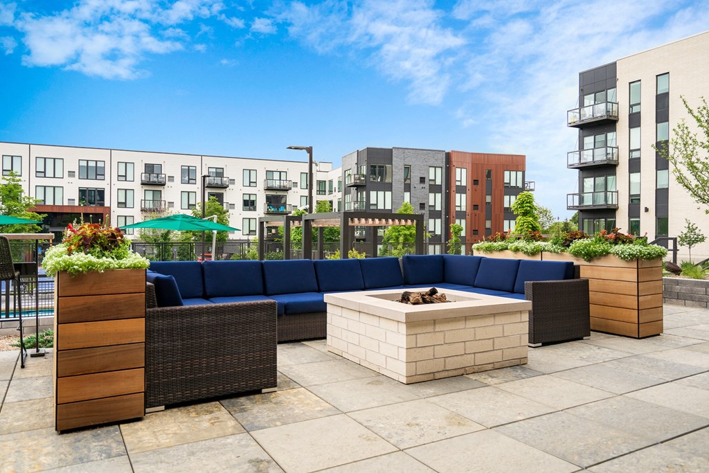 Sundeck, Loungers, & Fire Features