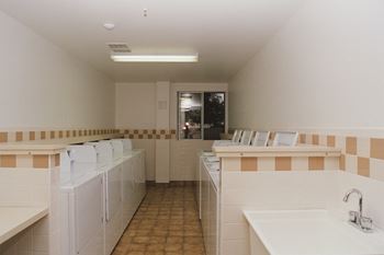 Leamington Heights in Leamington, ON on-site laundry facility