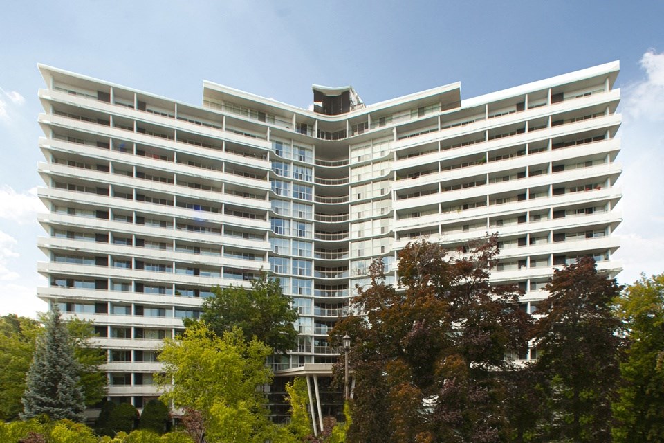 La Salle Towers building exterior in Burlington, ON