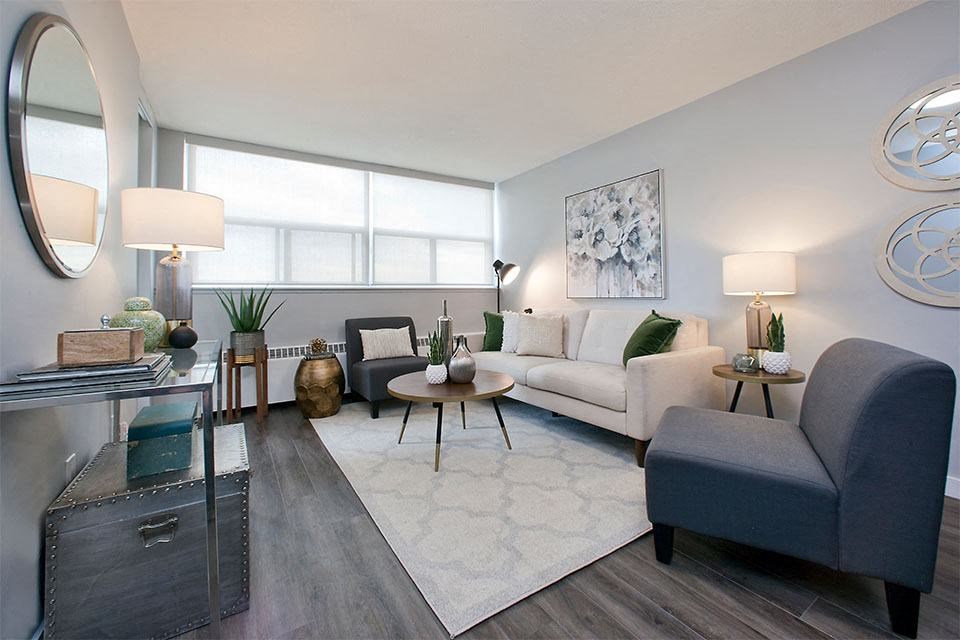 Main Square Apartments in Toronto, ON spacious living room with luxury vinyl flooring