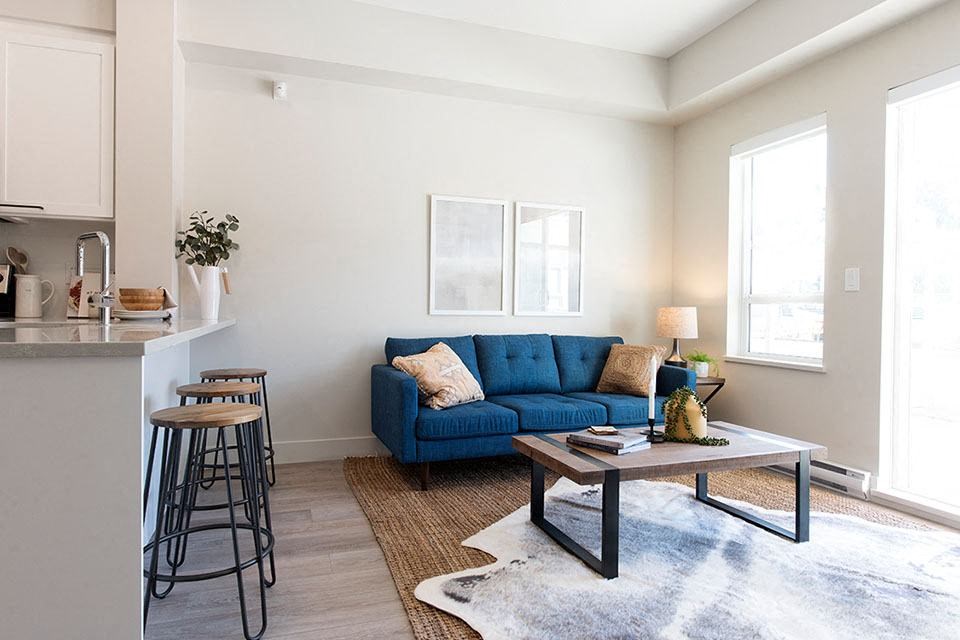 Inlet Glen Apartments in Port Moody, BC bright living room