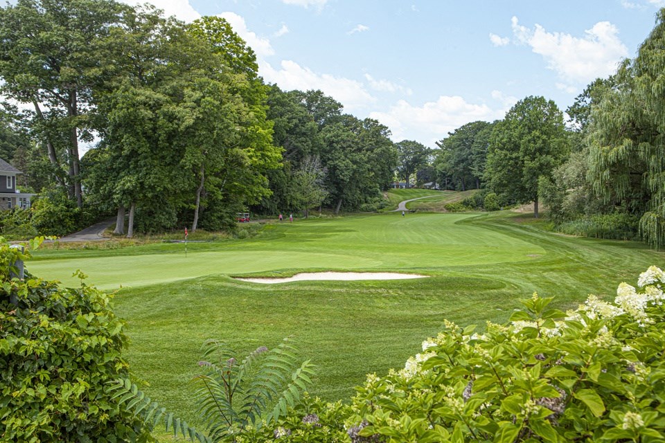La Salle Towers nearby Burlington Golf Club