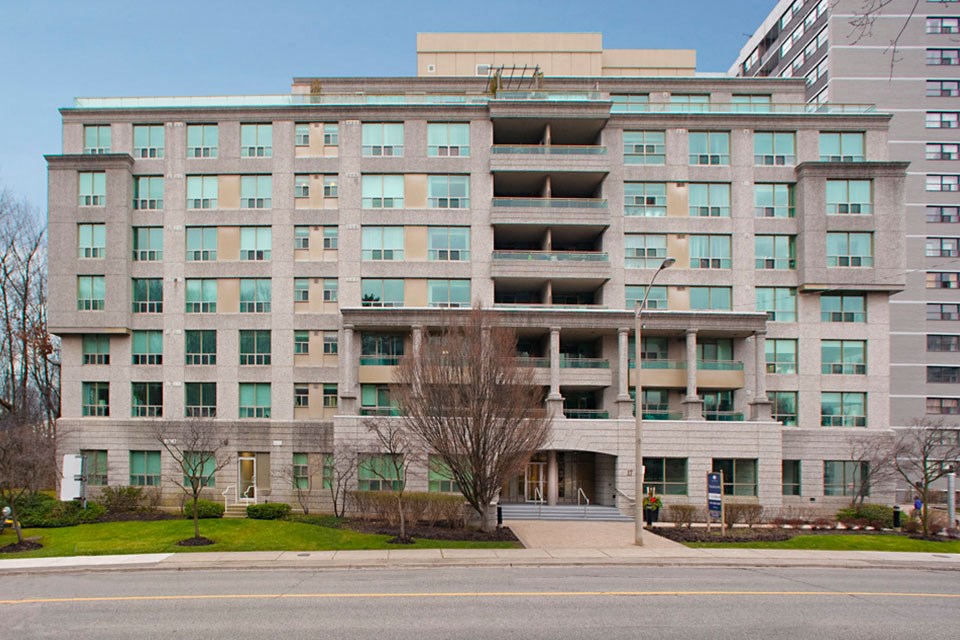 Brookbanks Apartments in Toronto, ON exterior of building