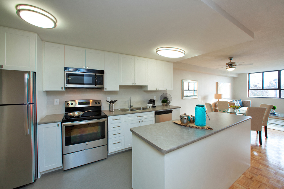 190 Cityview in Brampton, ON kitchen with upgraded cabinetry and breakfast island