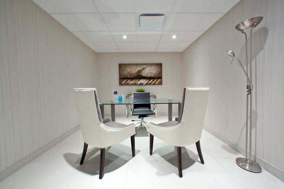 190 Cityview in Brampton, ON Well lit leasing office