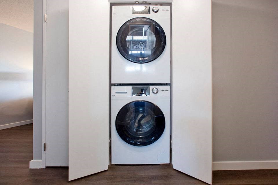 Main Square Apartments in Toronto, ON ensuite laundry with washer and dryer
