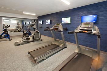 2300 Marine Drive in Oakville, ON fitness facility