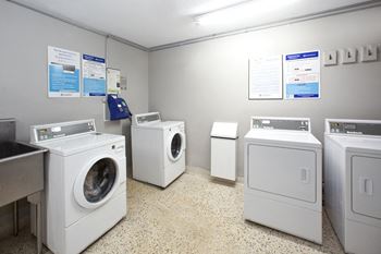 2300 Marine Drive in Oakville, ON on-site laundry facility