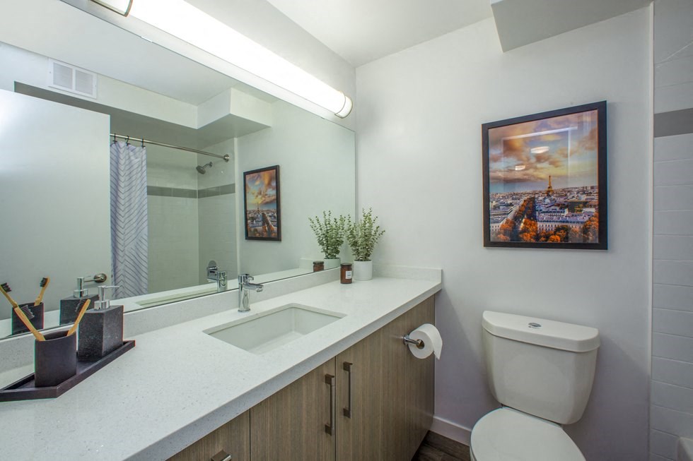 Main Square Apartments in Toronto, ON Bathroom