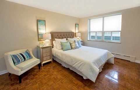300 St. Clair Ave West in Toronto, ON Quality bedrooms with large windows