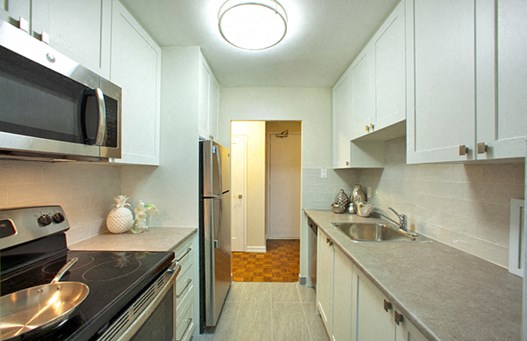 300 St. Clair Ave West in Toronto, ON Premium kitchens available with upscale appliances