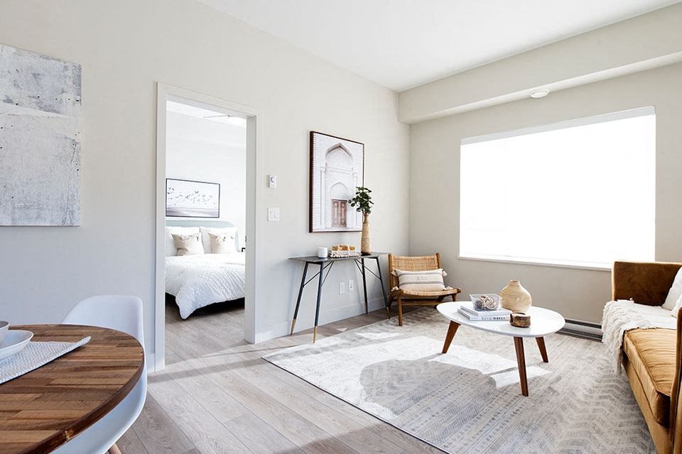 Inlet Glen Apartments in Port Moody, BC bright and airy living room