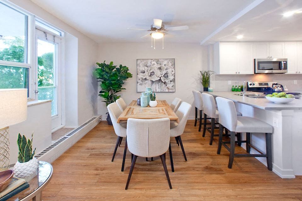 Prince Court Princess Manor in Welland, ON spacious dining room