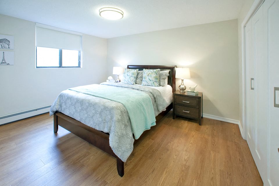 Wellington Park Towers bedroom with large closet in St. Thomas, ON