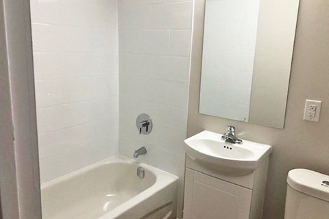 641 Vaughan Road in Toronto, ON bathroom with full sized bathtub