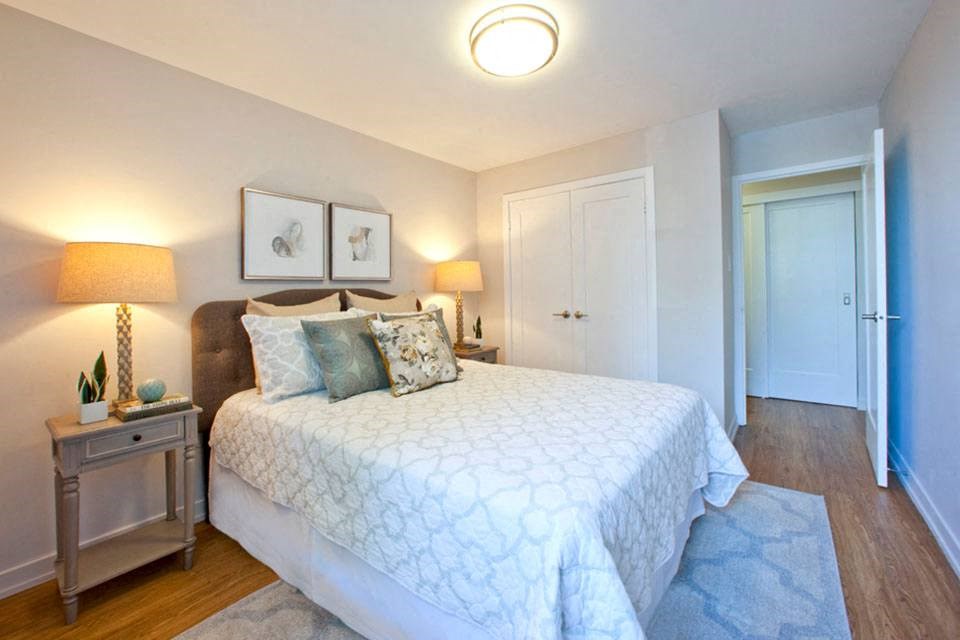 Prince Court Princess Manor in Welland, ON large bedroom with closet