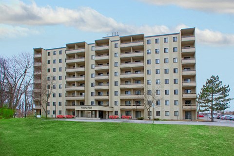 Albany Place image of exterior of building in Fort Erie, ON