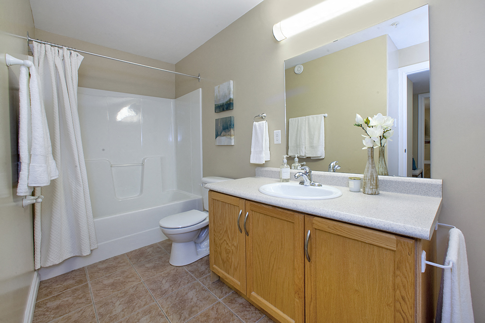 Baker Arms & Wexford Apartments bathroom with full size bathtub in Dartmouth, NS